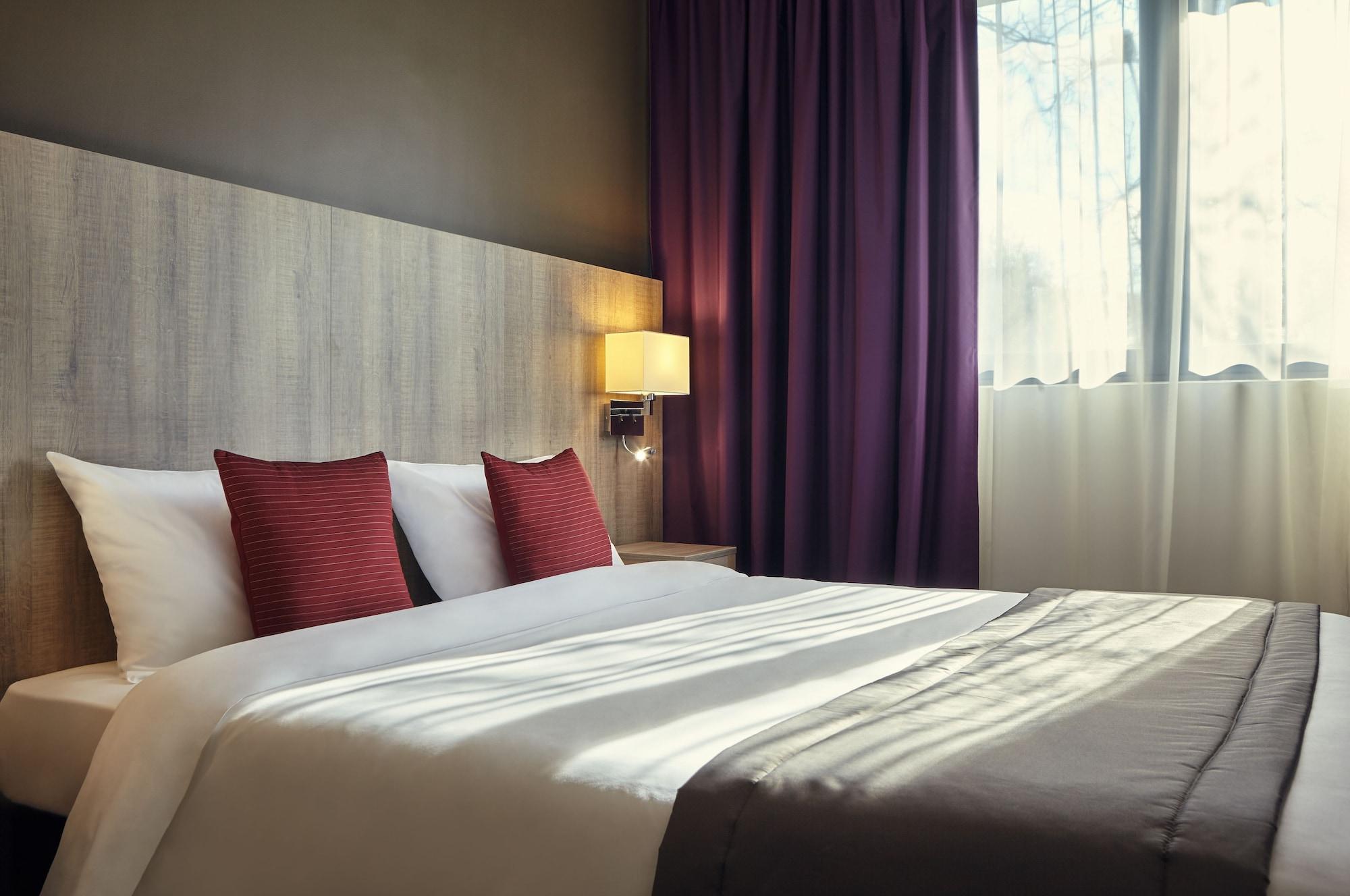 Mercure Versailles Paris Ouest Экстерьер фото
